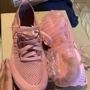 Nike vapor max size 7 in women’s